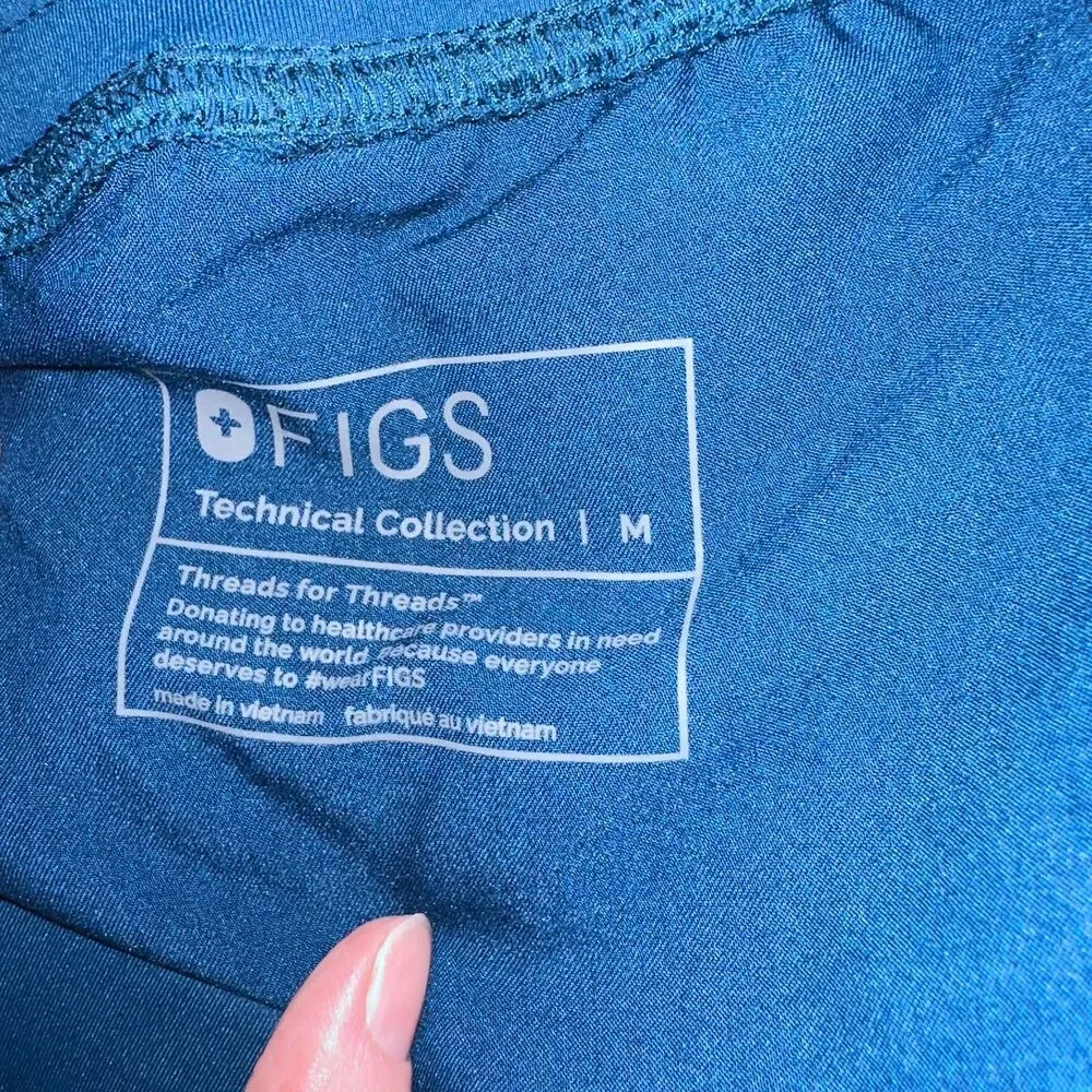 Figs Scrubs Men Deep Reef Blue Pants size Medium Cairo Cargo Scrub Pants